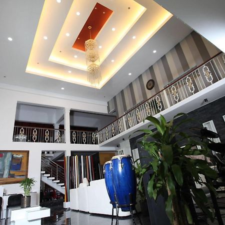 קנדי Ayaana Boutique Hotel מראה חיצוני תמונה