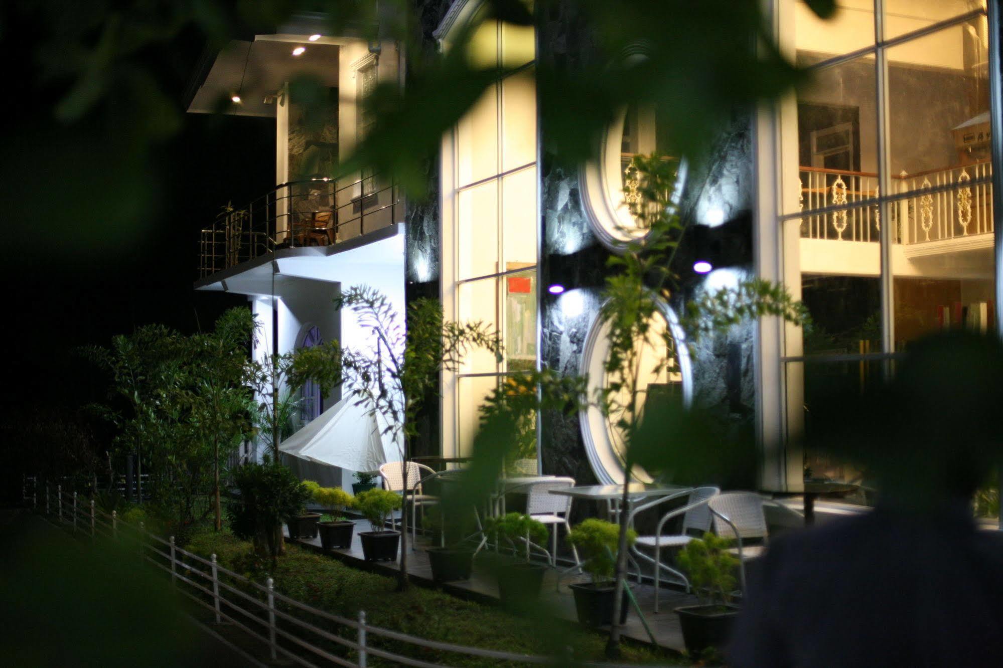 קנדי Ayaana Boutique Hotel מראה חיצוני תמונה