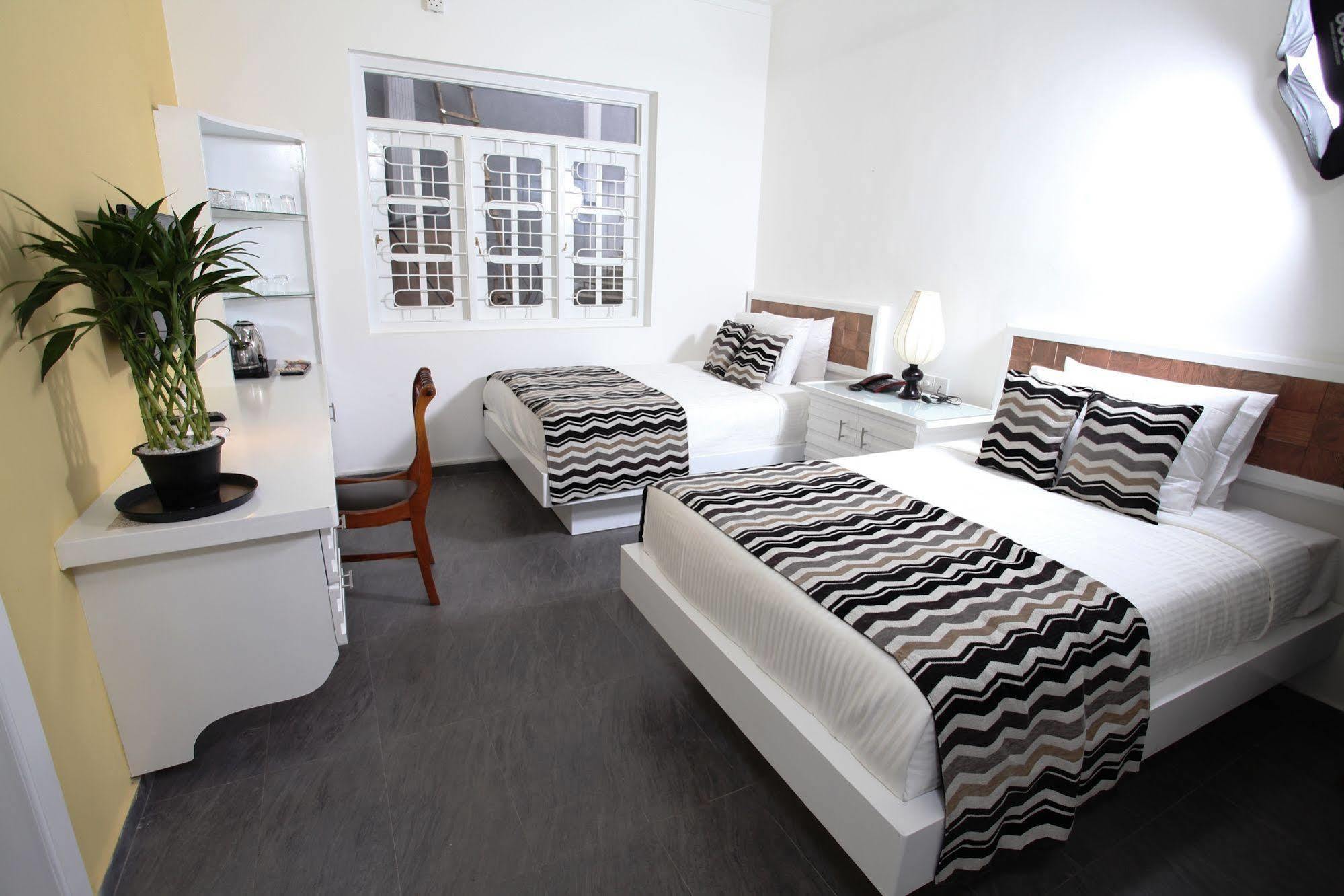 קנדי Ayaana Boutique Hotel מראה חיצוני תמונה