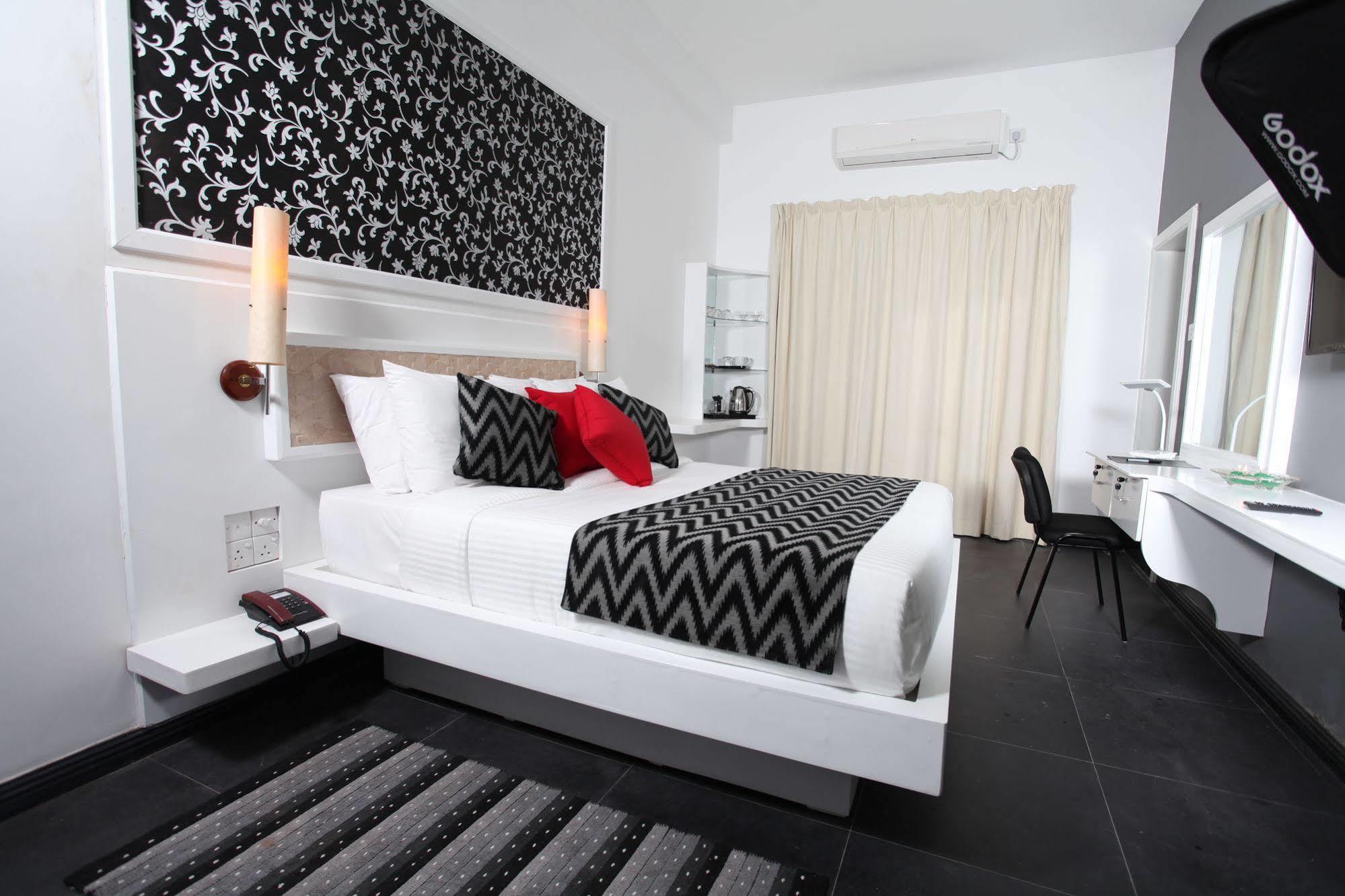 קנדי Ayaana Boutique Hotel מראה חיצוני תמונה