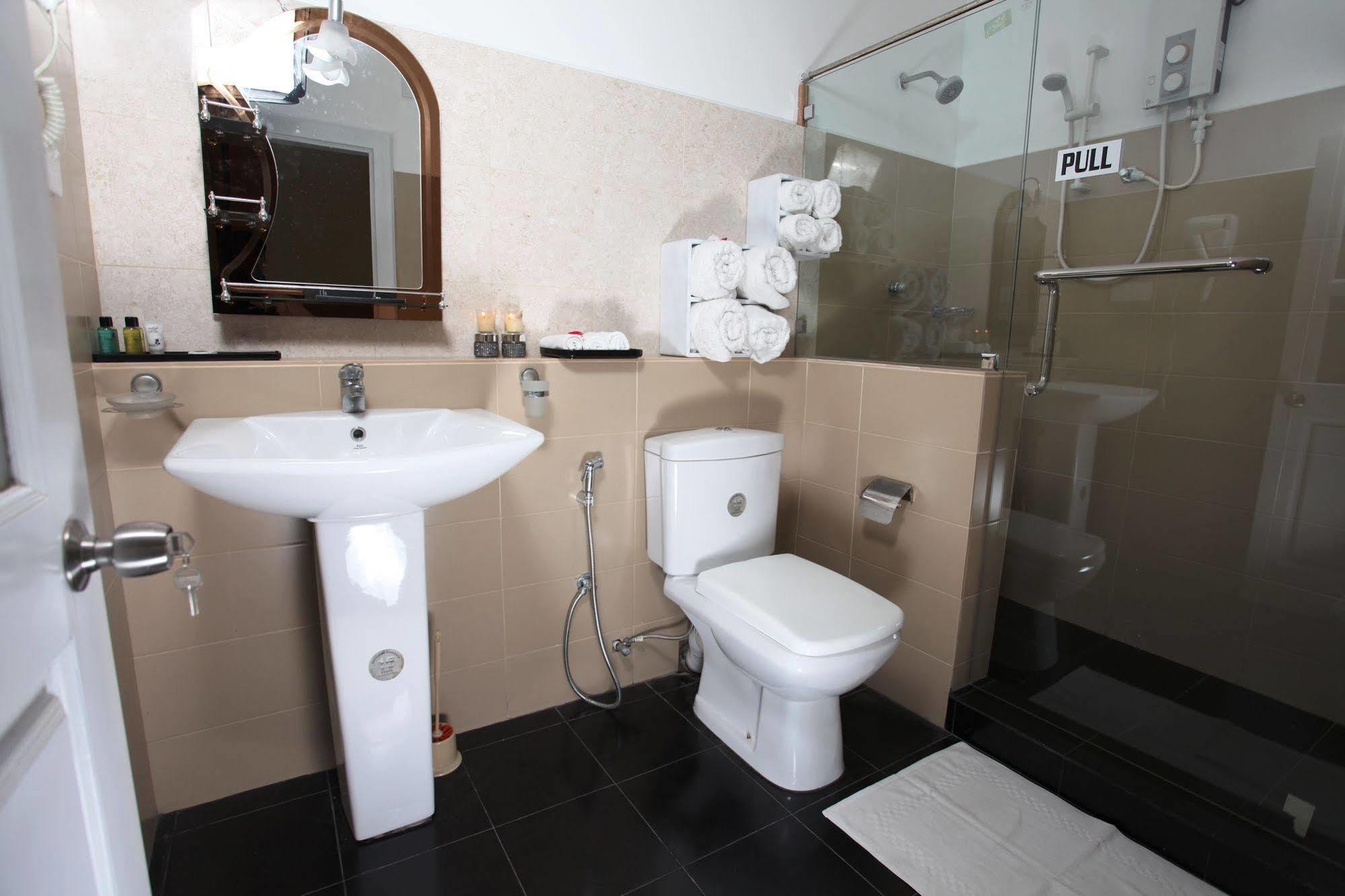 קנדי Ayaana Boutique Hotel מראה חיצוני תמונה