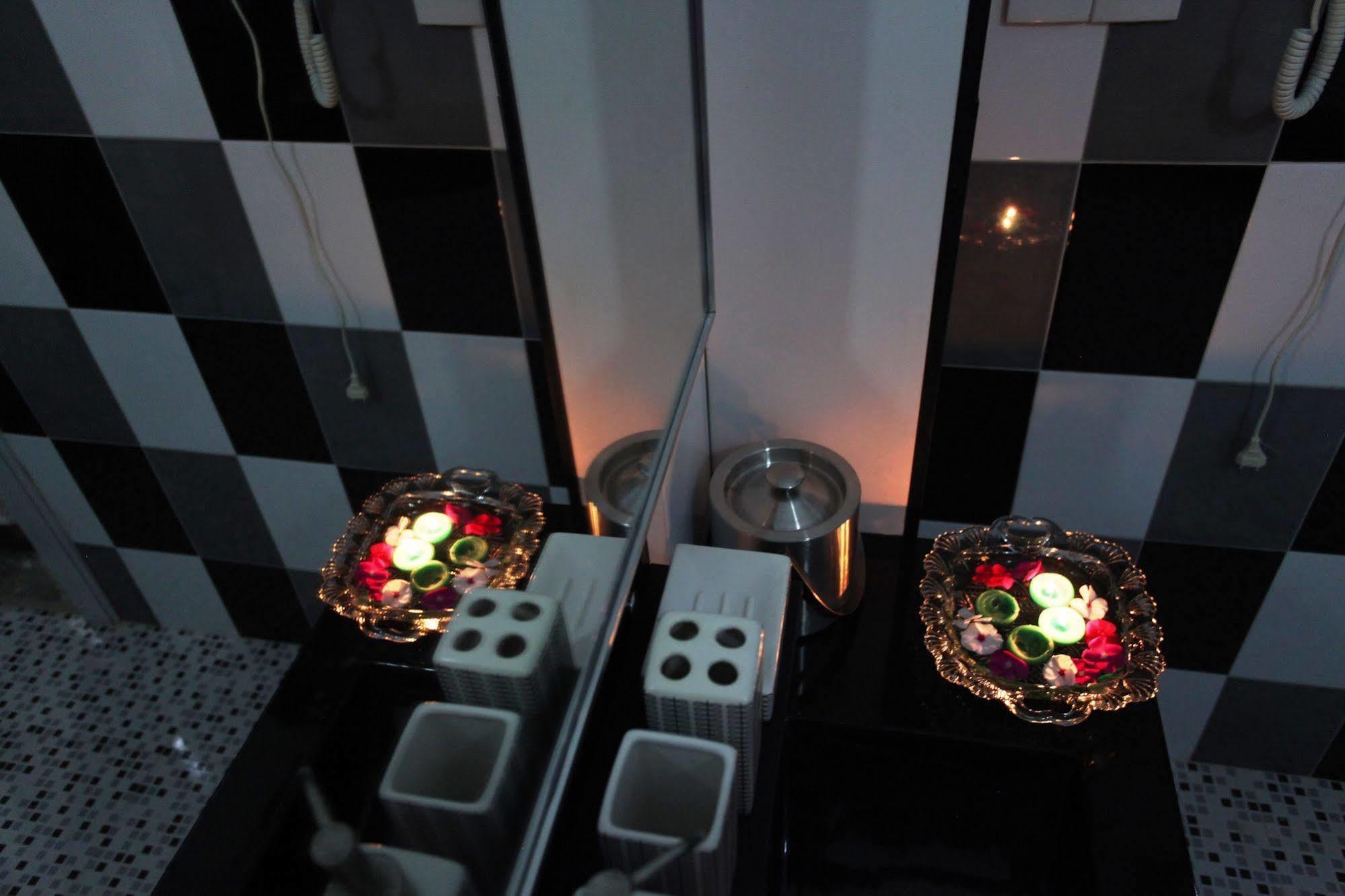 קנדי Ayaana Boutique Hotel מראה חיצוני תמונה