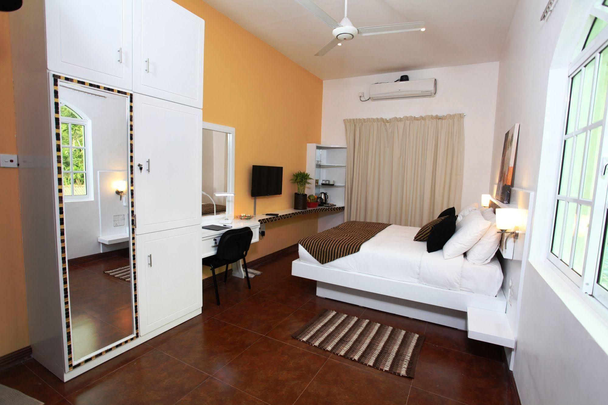 קנדי Ayaana Boutique Hotel מראה חיצוני תמונה