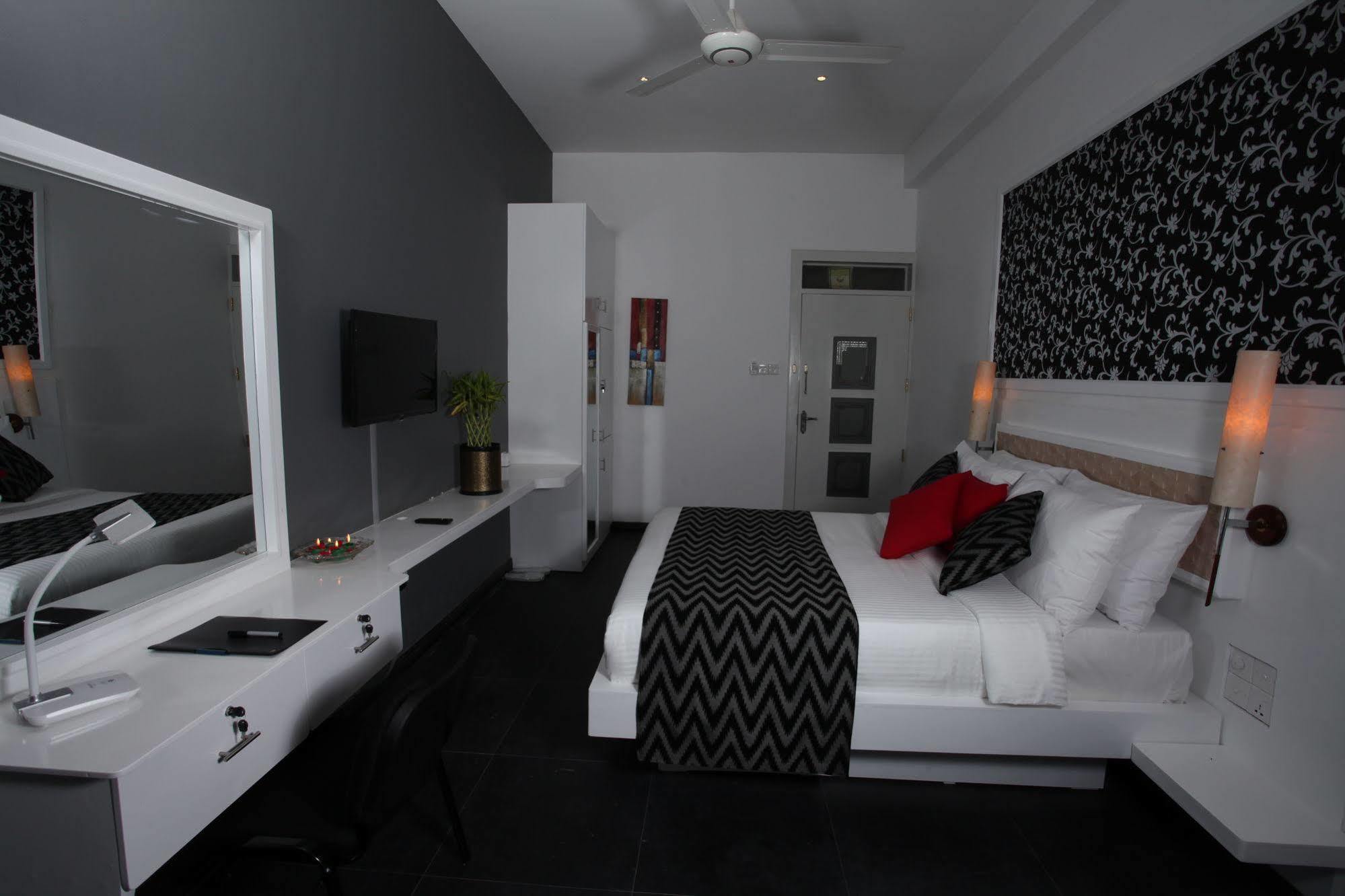 קנדי Ayaana Boutique Hotel מראה חיצוני תמונה
